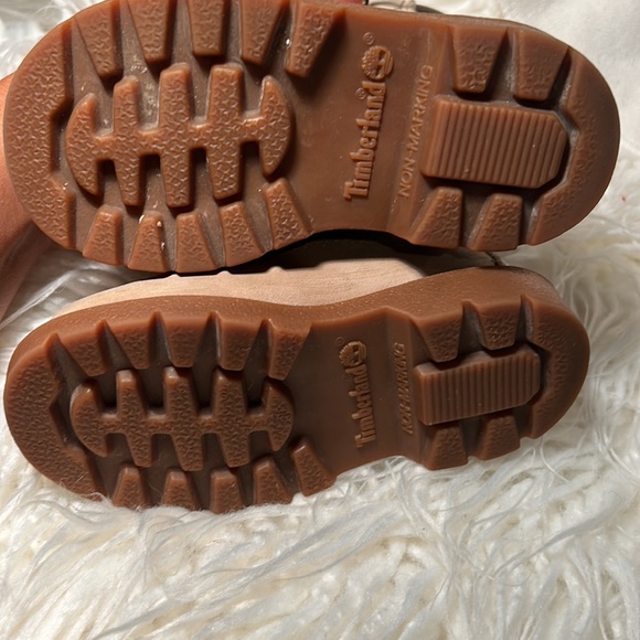 Timberland® Waterproof toddler Boot size 5.5. - Picture 10 of 10